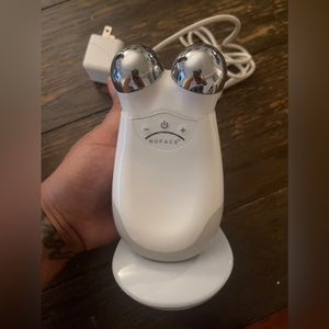 NuFace Trinity toning device